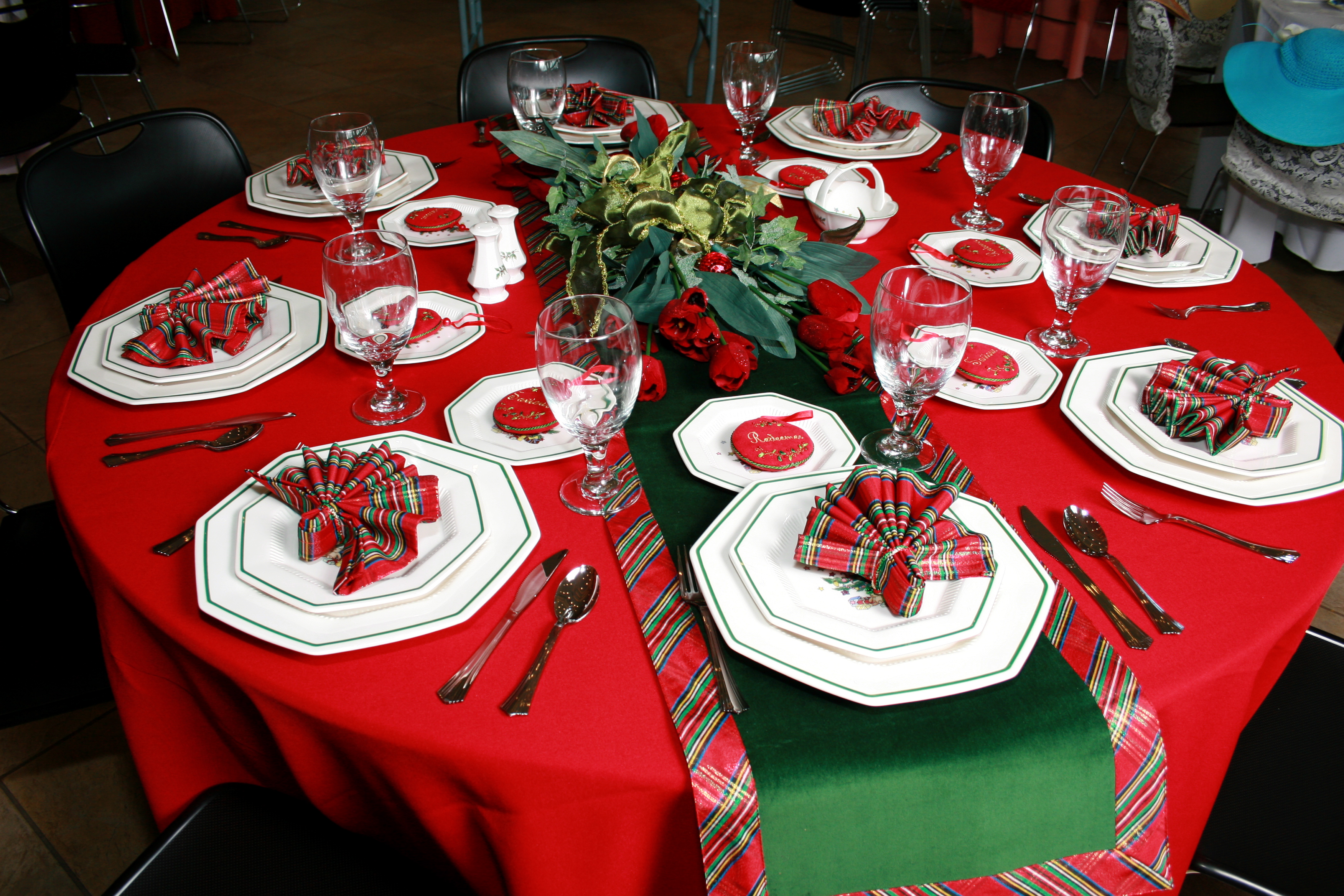 Holiday Tables event table setting