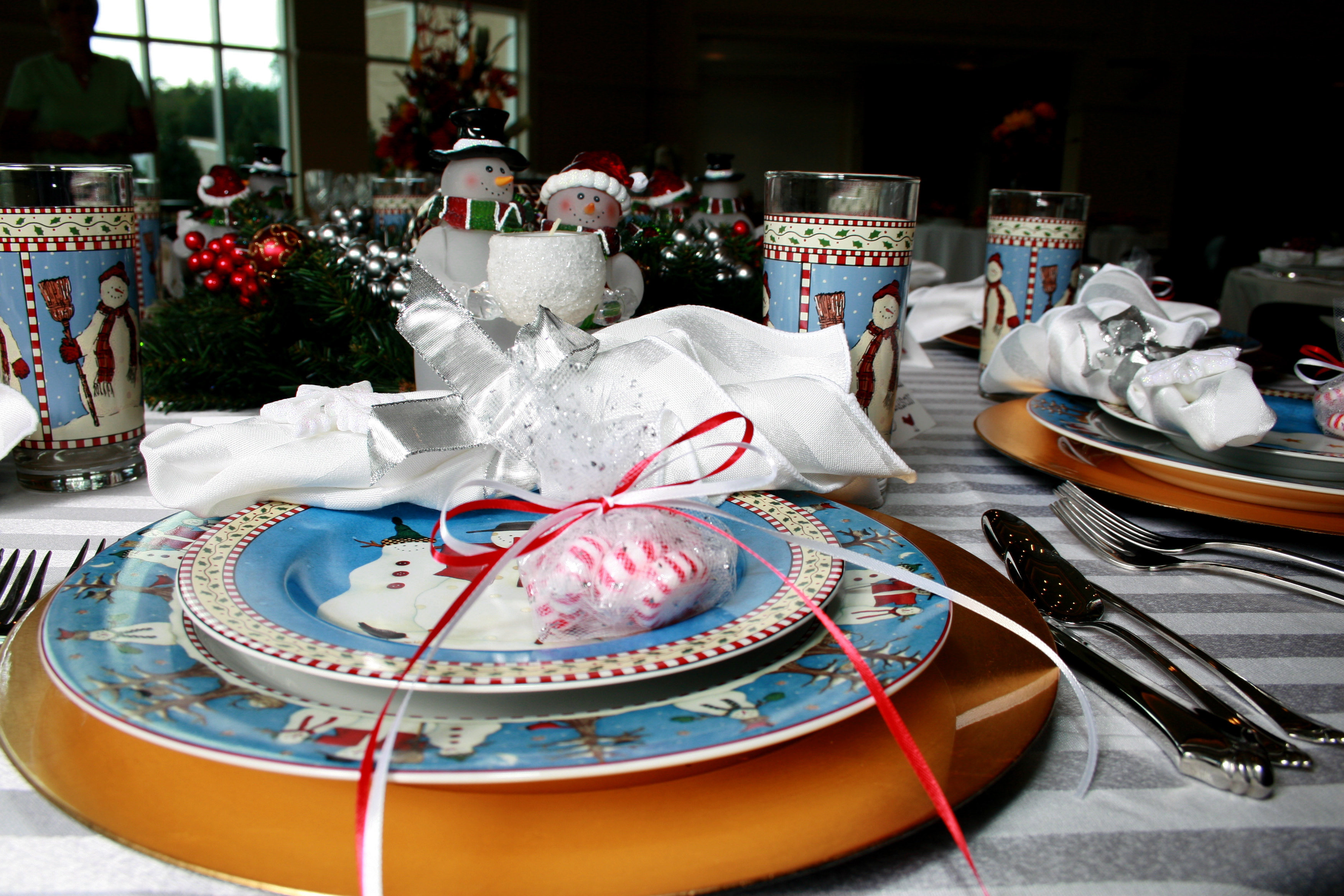 Snowman Christmas table setting